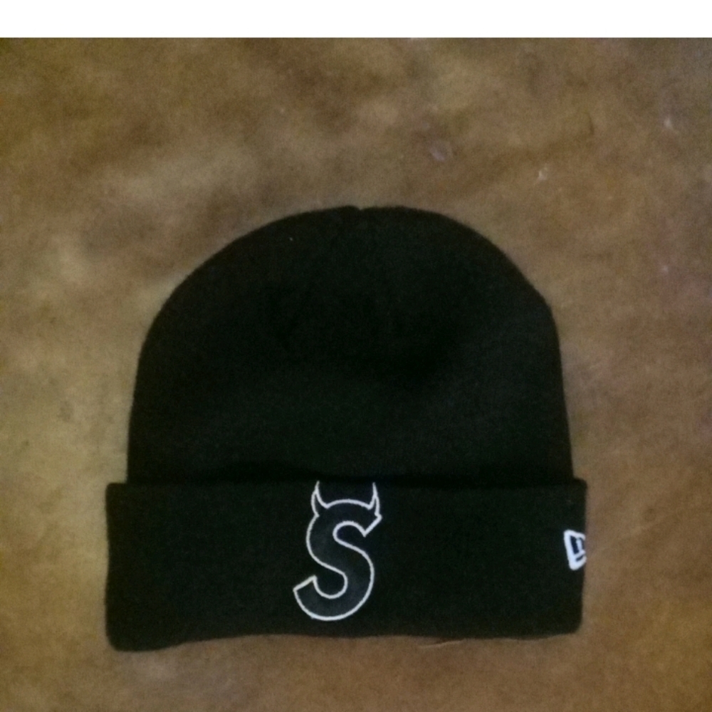 Supreme Black Beanie with S Logo